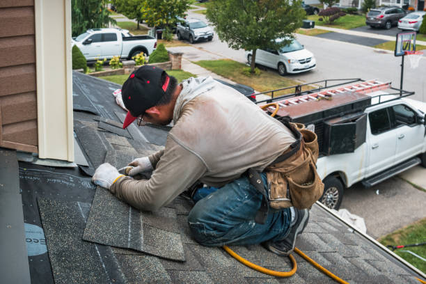 Professional Roofing technician working in Harper, OR